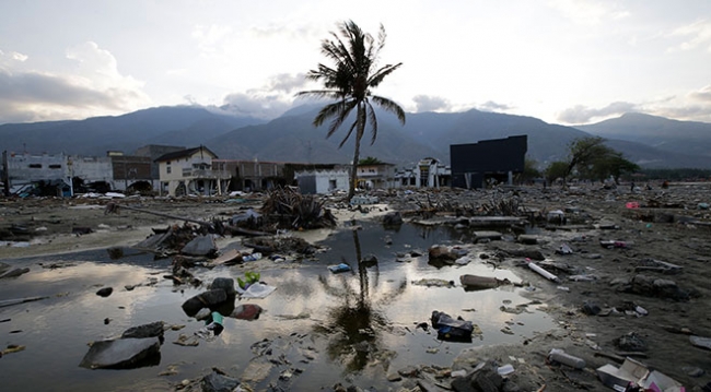 Endonezya'da yaşanan deprem ve tsunamiden sonra kaybolan umutlar