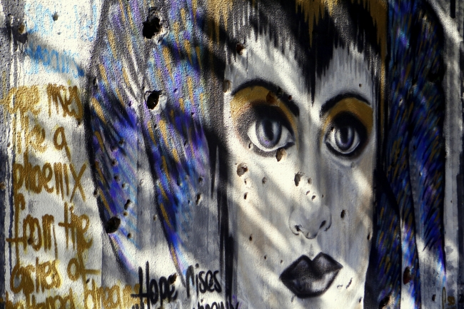 Savaşın izlerini sanatla kapatıyorlar