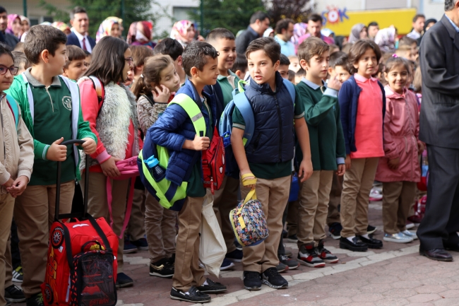 أجراس المدارس تقرع لأكثر من 17 مليون طالب اليوم في تركيا (صور) 3