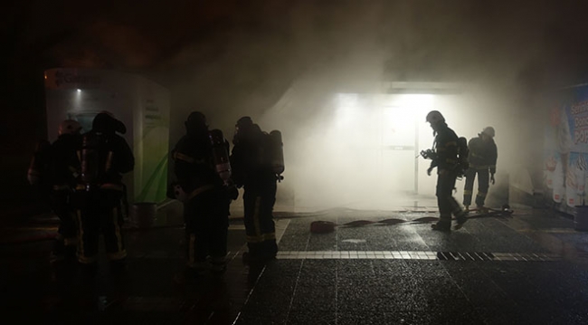 Bursa'da alışveriş merkezinde yangın