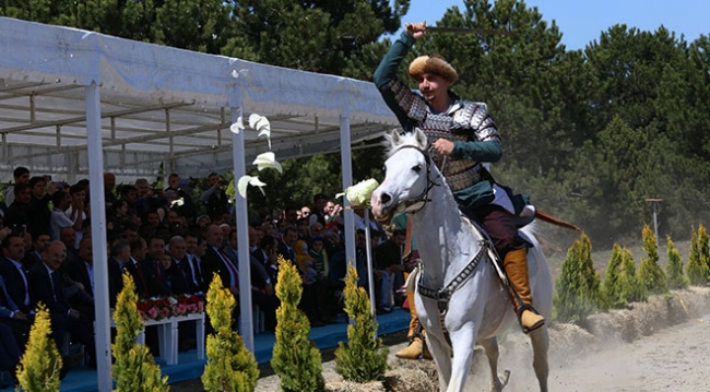 "Kültürlerin kültürlere üstünlüğü söz konusu değildir"