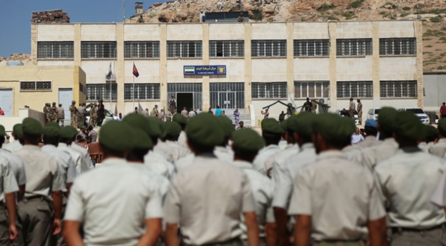 El Bab'da 450 polis daha göreve hazır