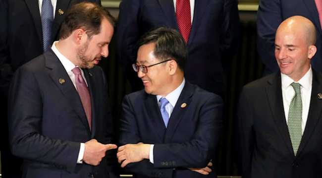 Bakan Albayrak G20 Aile Fotoğrafı çekimine katıldı