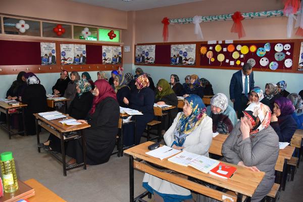 Cumhurbaşkanı Erdoğan sayesinde hayatının ikinci baharında kalemi eline aldı