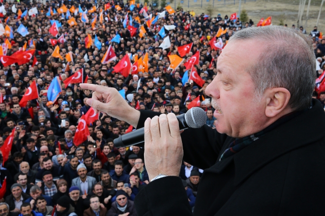 Cumhurbaşkanı Erdoğan: İdlib'de gözlem noktalarımızı tahkim edip Münbiç'e yöneleceğiz