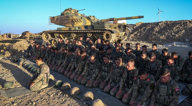 Anadolu Ajansı ''Yılın Fotoğrafları'' oylamasında Kabine üyeleri de oylarını kullanıyor