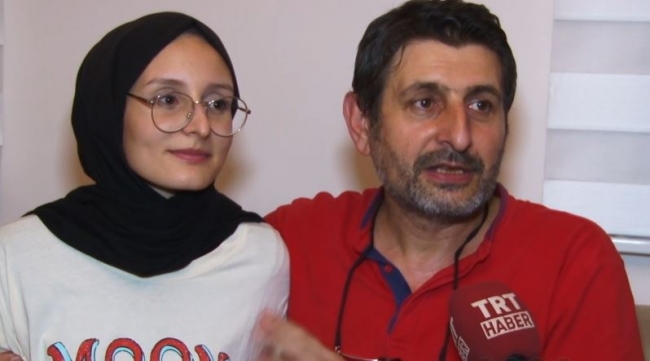 Baba kız üniversite sevinci yaşadığı anları TRT Haber'e anlattı
