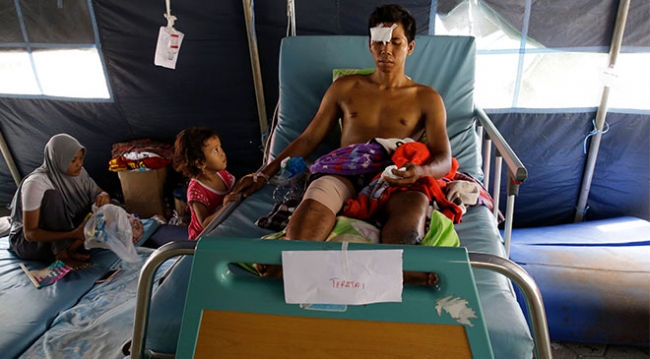 Endonezya'da yaşanan deprem ve tsunamiden sonra kaybolan umutlar