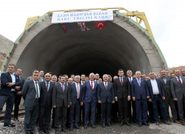 Bakü-Tiflis-Kars Demiryolu'nda ilk test sürüşü