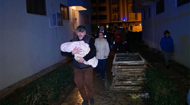 Balıkesir'de bir apartmanda çıkan yangın korkuttu