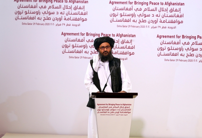 Taliban Siyasi Ofis Başkanı Molla Abdulgani Berader ABD ile yapılan anlaşma öncesinde konuştu. Doha, 29 Şubat 2020 | Fotoğraf: Reuters