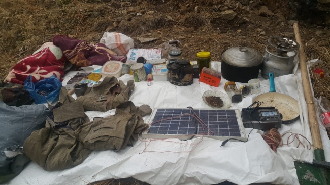 Van'da PKK'ya ait 2 barınak ve malzemeler ele geçirildi