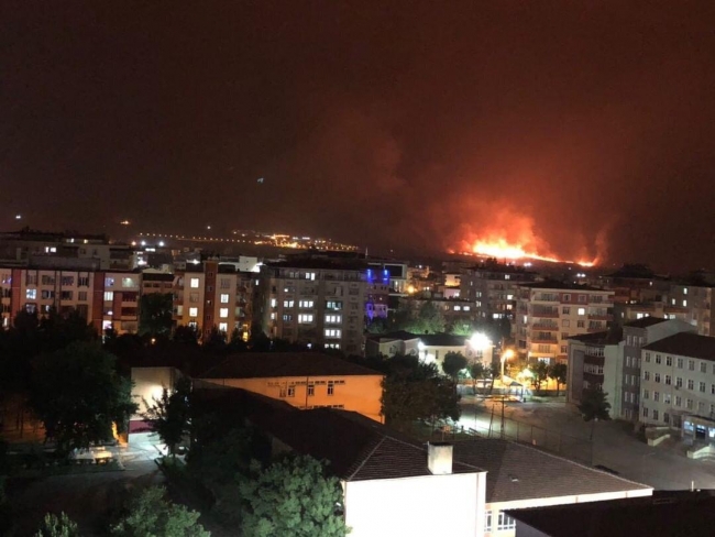 Batman'da ekili alanlara yıldırım düştü, 600 dönüm küle döndü