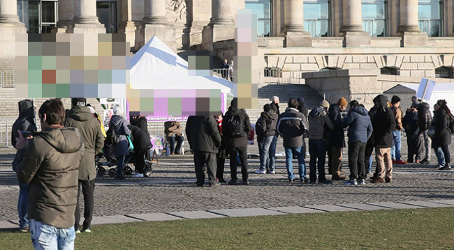 Terör örgütü yandaşları Alman Meclisi'nin önünde çadır açtı