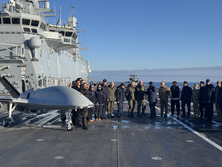 TCG Anadolu-SİHA birlikteliğini tatbikatta izleyen NATO Komutanları da hayranlıklarını açıkça ifade etmişti.