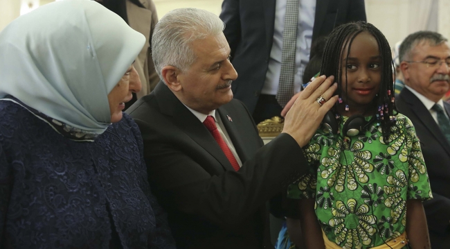 Başbakan Yıldırım dünya çocuklarını ağırladı