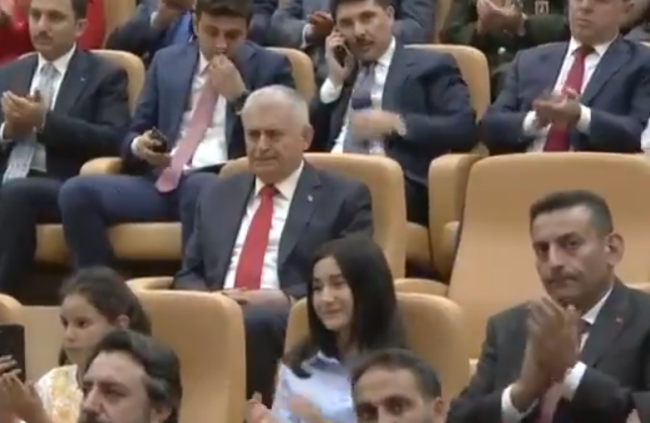 TBMM Başkanı Yıldırım'a Şeref Madalyası verildi