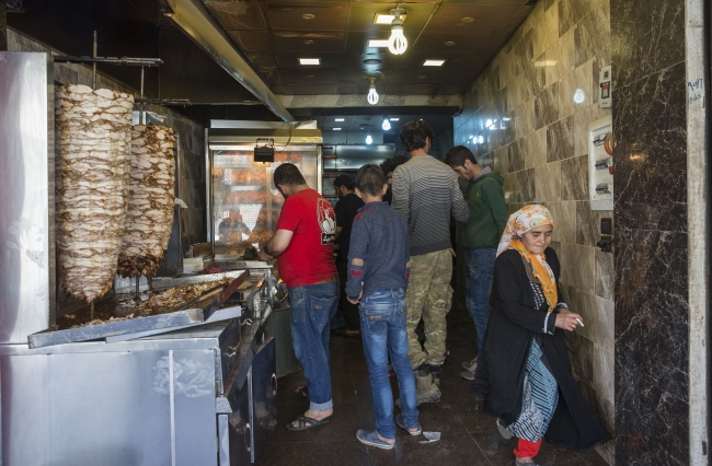 Afrin sokaklarında hayat canlanıyor