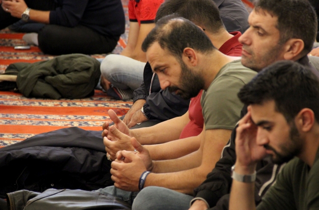 Cuma namazında Mehmetçik için dua edildi