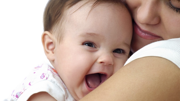 Anne sütü bebeğe verilen en güzel hediye