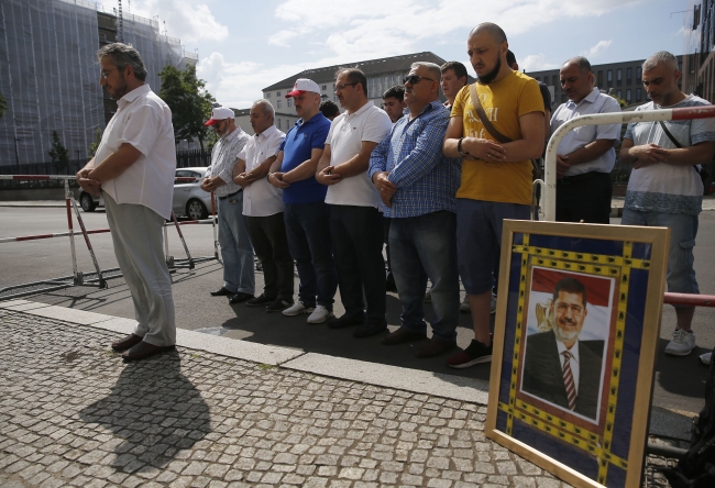 Berlin'de Mursi için gıyabi cenaze namazı kılındı