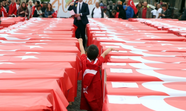 Dünyanın dört bir yanında 15 Temmuz şehitleri anıldı