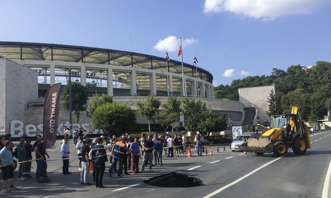 Beşiktaş’ta yol çöktü