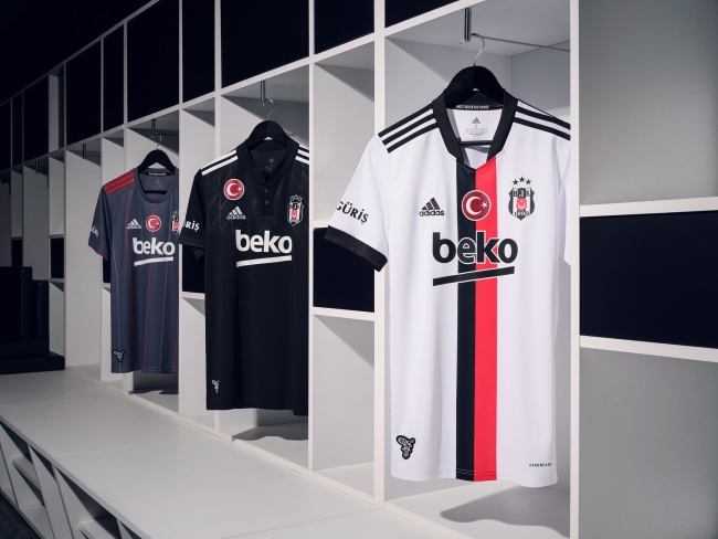 Beşiktaş'ın yeni sezon formaları tanıtıldı