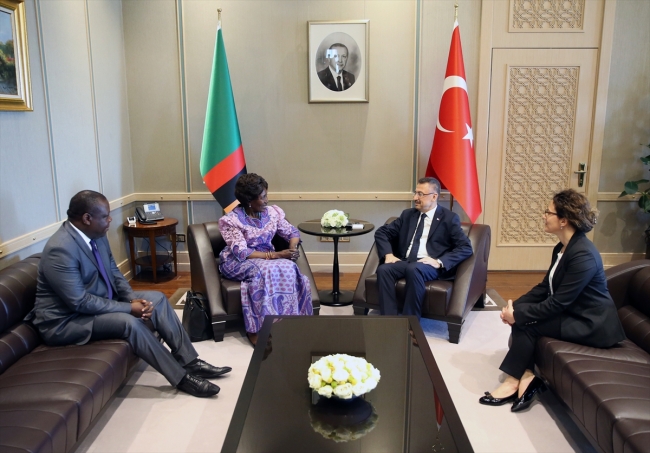 Cumhurbaşkanı Yardımcısı Oktay’dan görüşme trafiği