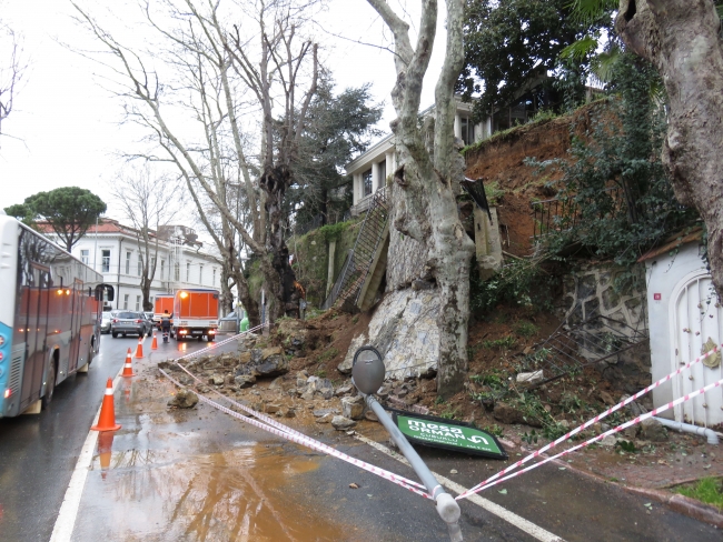 Beykoz'da istinat duvarı çöktü