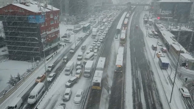 E-5 kara yolunda trafik durma noktasına geldi