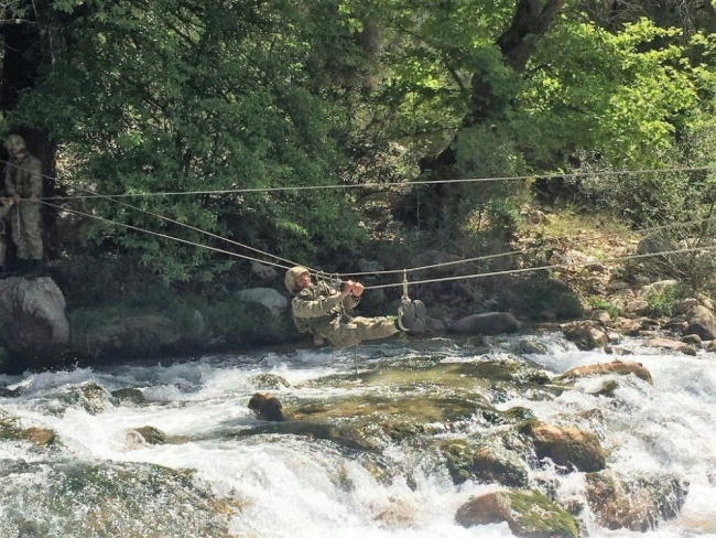 Komandolardan zorlu ‘İleri Dağcılık Tatbikatı'