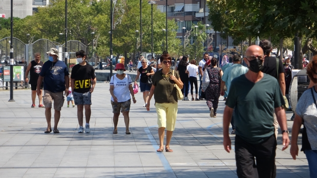 Bilim Kurulu Üyesi Şener: Eğitim çalışanlarının tümü aşılanmalı