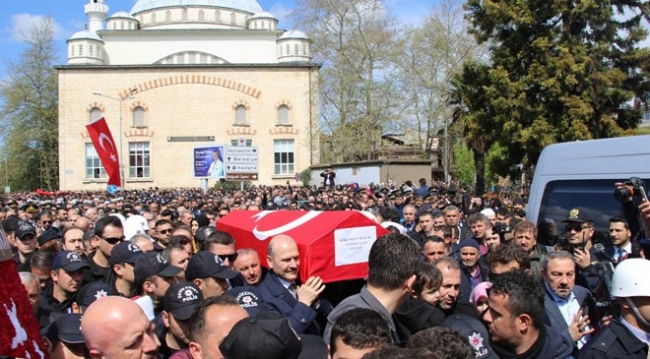 Şehit polis Mehmet Ayan son yolculuğuna uğurlandı