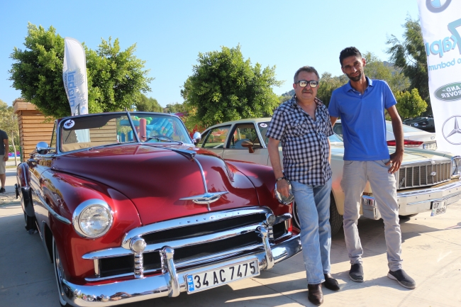 Klasik otomobil tutkunları Bodrum'da buluştu