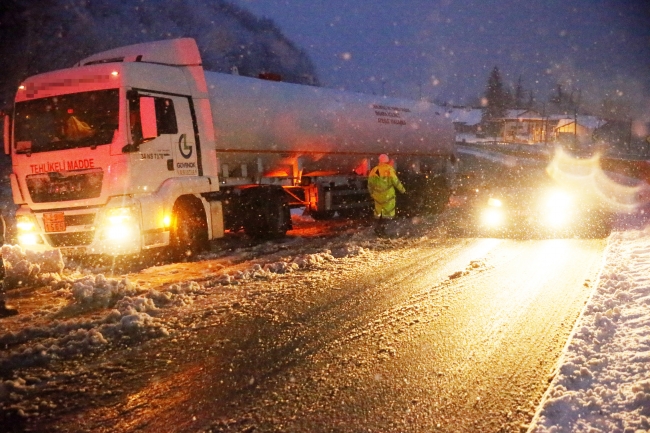 Beklenen oldu! Birçok kente mevsimin ilk karı düştü