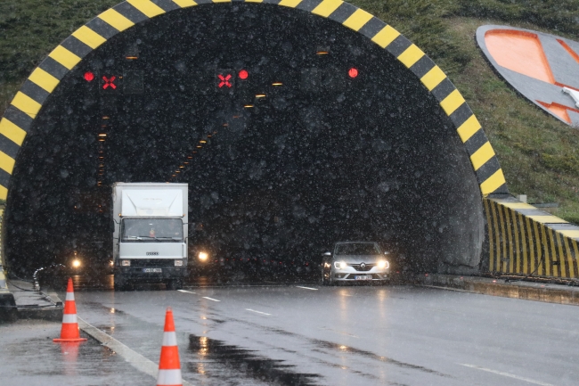 Bolu Dağı'nda kar başladı