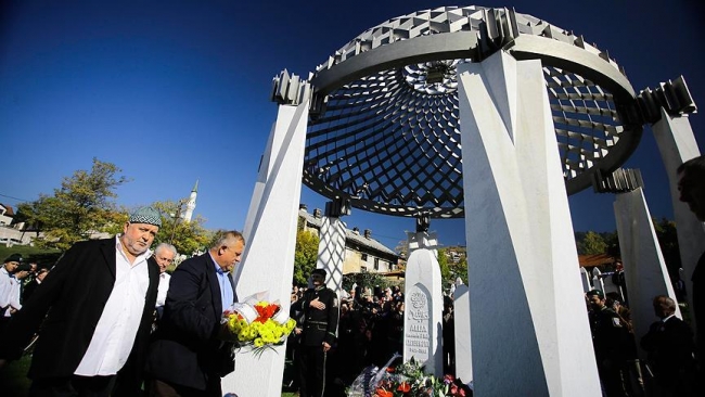 'Bilge Kral' Aliya 14. ölüm yıl dönümünde mezarı başında anıldı