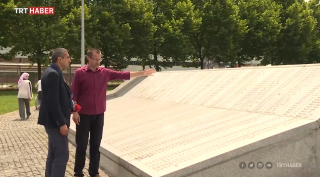 Srebrenitsa'dan sağ kurtulan Bosnalı Nedzad, yaşadıklarını TRT Haber'e anlattı