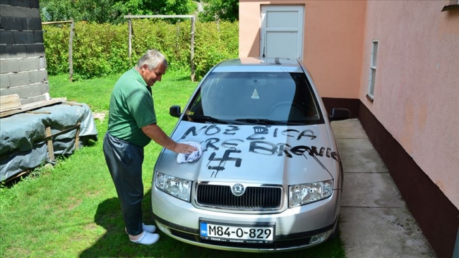 Bosna Hersek'te ev ve araçlara ırkçı saldırı