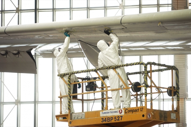 THY uçakları, 350 litre boyayla ilk günkü görünümüne kavuşuyor