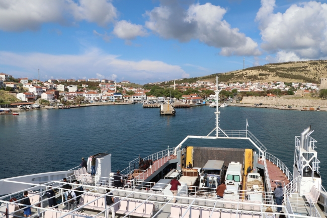 Bozcaada'ya feribot seferleri 3 güne çıkarıldı