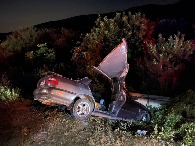 Bursa'da iki otomobil kafa kafaya çarpıştı: 1 ölü, 4 yaralı
