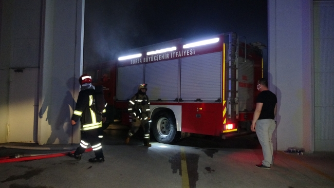 Bursa'da fabrika yangını: 6 işçi dumandan etkilendi
