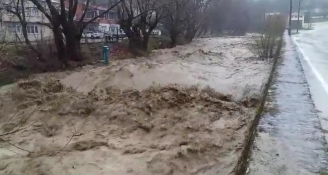 Bursa'da sağanak: Dereler taşma noktasına geldi