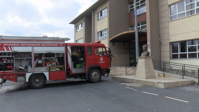 Okulda deney tüpü patladı: 3 öğrenci yaralandı