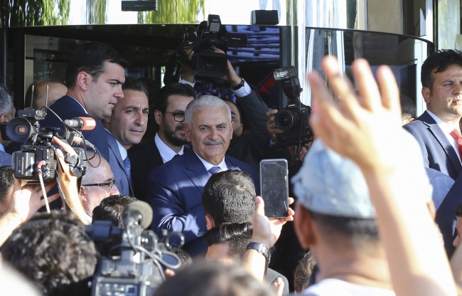 Başbakan Yıldırım TRT'yi ziyaret etti