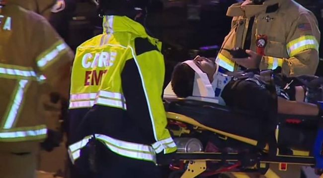 ABD’de aşırı hızla giden araç binanın ikinci katına girdi