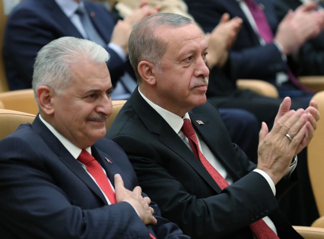 TBMM Başkanı Yıldırım'a Şeref Madalyası verildi