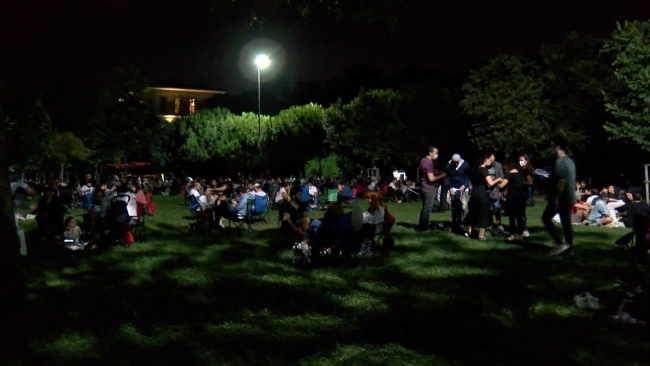 İstiklal Caddesi ve Caddebostan Sahili'nde yoğunluk